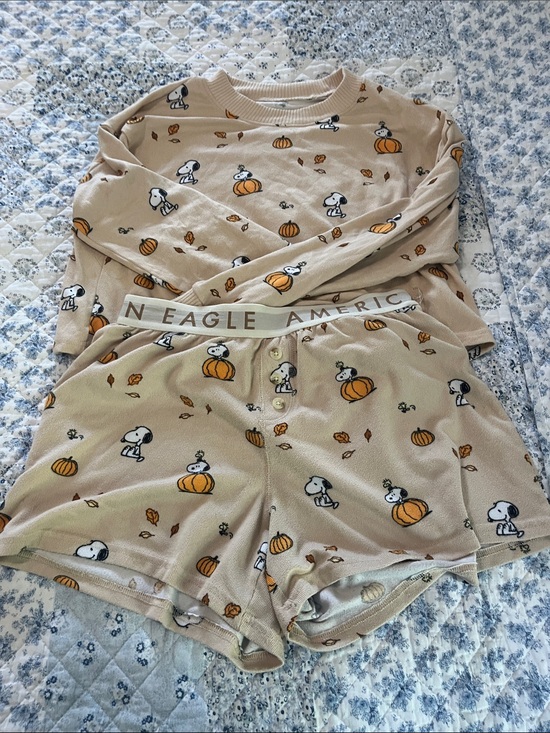 American Eagle Outfitters Other - American Eagle Outfitters Beige Snoopy Pumpkin Pajama Set